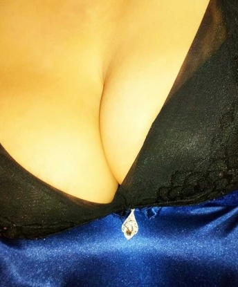 🌟 Со мной ты откроешь неведомые грани страсти и сексуальности. 💋 Мои услуги включают все, о чем ты мечтал: горячий оральный секс, экстазирующий анальный секс и пронзительный классический секс. 🔥 Также я люблю эксперименты и открыта для новых испытаний. 🌹 В моих сокровенных тайнах ты найдешь настоящее удовлетворение и безупречный релакс. 💞 Уверена, после нашей встречи ты останешься в полном восторге и захочешь вернуться ко мне снова. 📷 Фото 100% реальные. Оставь обо мне свой отзыв, чтобы я знала, насколько я сумела удовлетворить твои сокровенные желания. ✨ Жду милого гостя в Москве! 🌃 Верочка